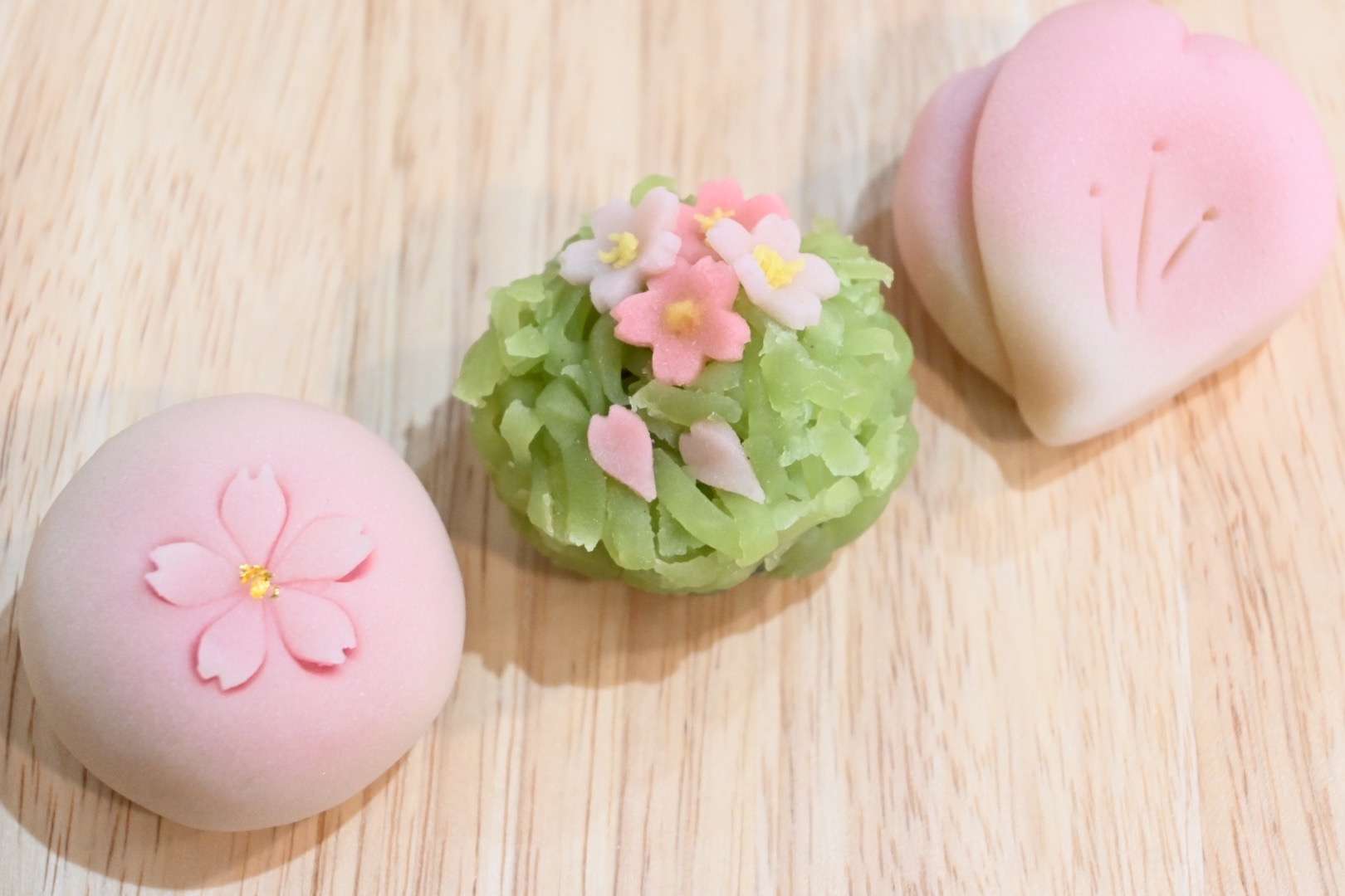 桜の上生菓子販売中！
